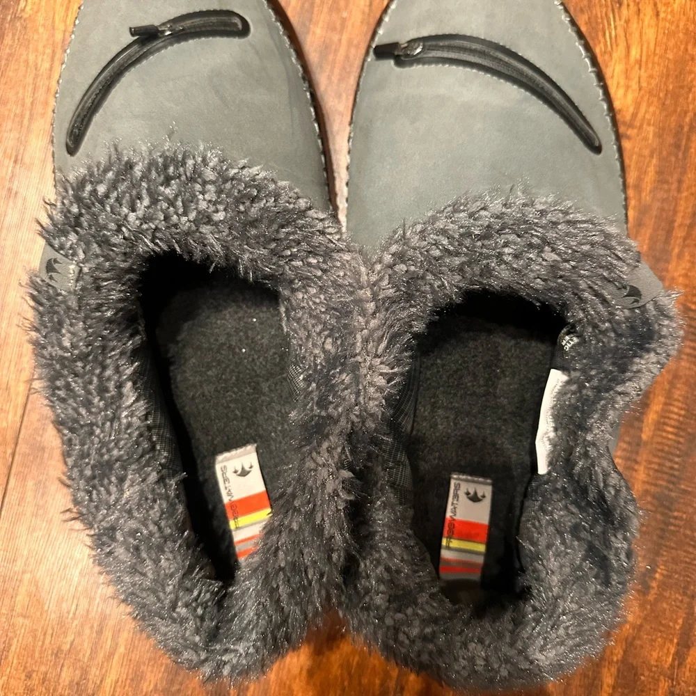 Freewaters Men’s Perfect Fit Slippers House Shoes Grey Slip On Shoes US12 EU46